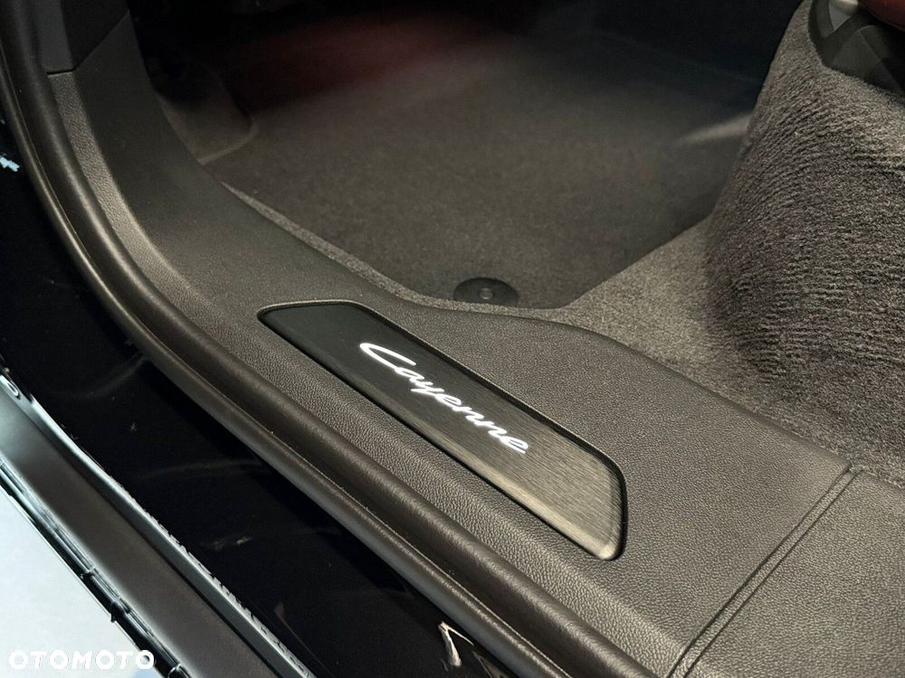 Porsche Cayenne - 18