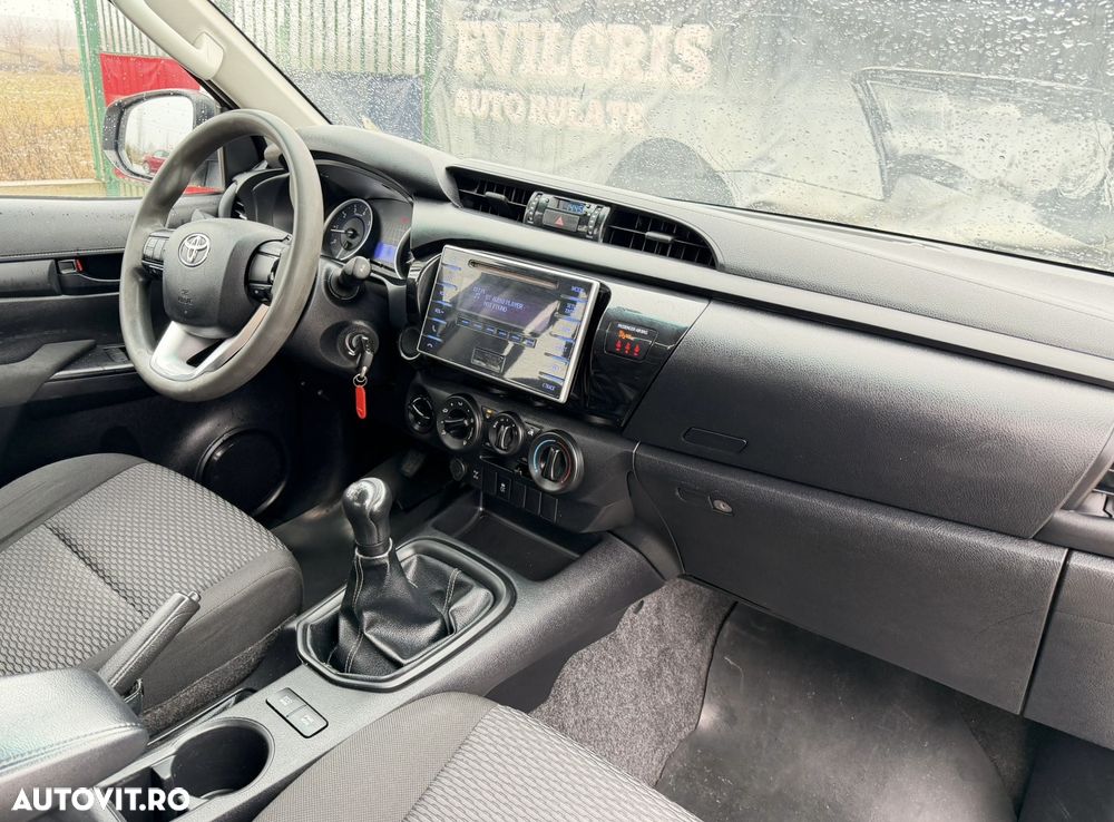 Toyota Hilux 2.4D 150CP 4x4 Double Cab 6MT Comfort - 18