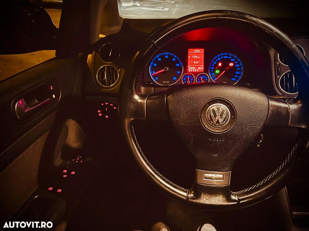 Volkswagen Golf Plus 1.4 TSI DSG Tour Edition - 10