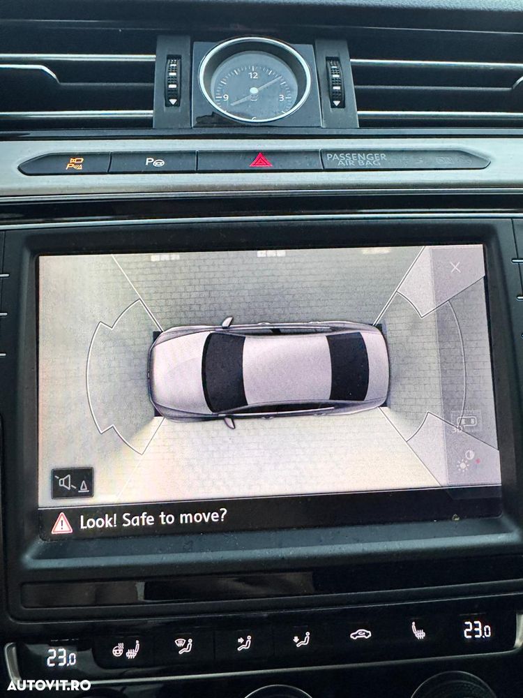 Volkswagen Passat - 12