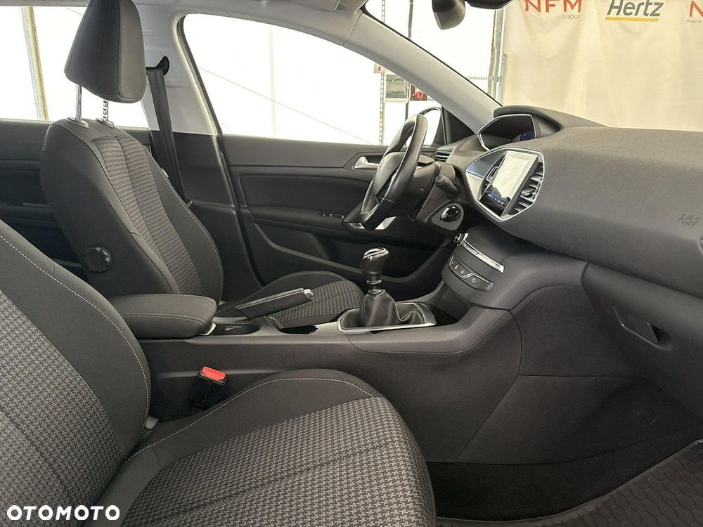 Peugeot 308 - 23