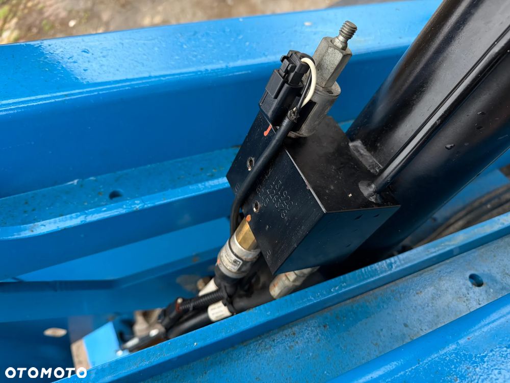 Genie Zwyżka Terenowa GS-4069RT Podnośnik Nożycowy Dźwig 14,5 metra jak Nowa z salonu! 1300 mtg. 2016 rok, Fabryczna przetwornica! 2x Gniazdo 230v góra dół. Pochodzi z Norweskiego urzędu Komuny. Zadbana! 4x4 Silnik Kubota. Zero Luzów i wycieków. Aktualne Serwisy DEKRA BMWT. Wysuwany Balkon. Sterowana z dołu i góry. Okazja Tanio !! Dokumentacja! Bez DPF, adBLUE - 38