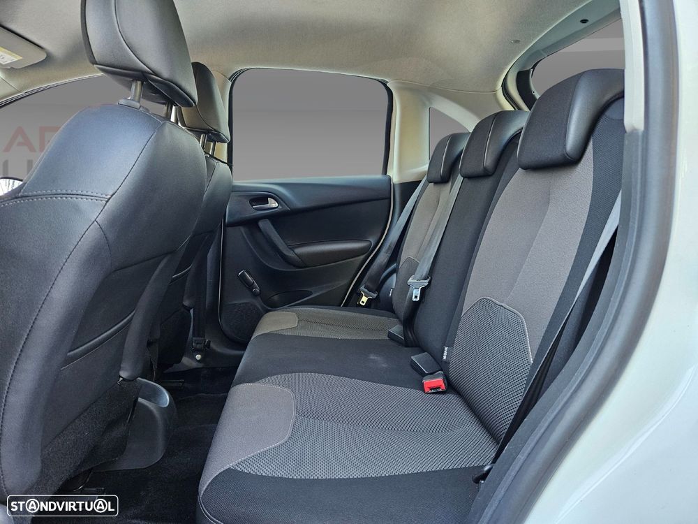 Citroën C3 1.6 BlueHDi Exclusive - 17