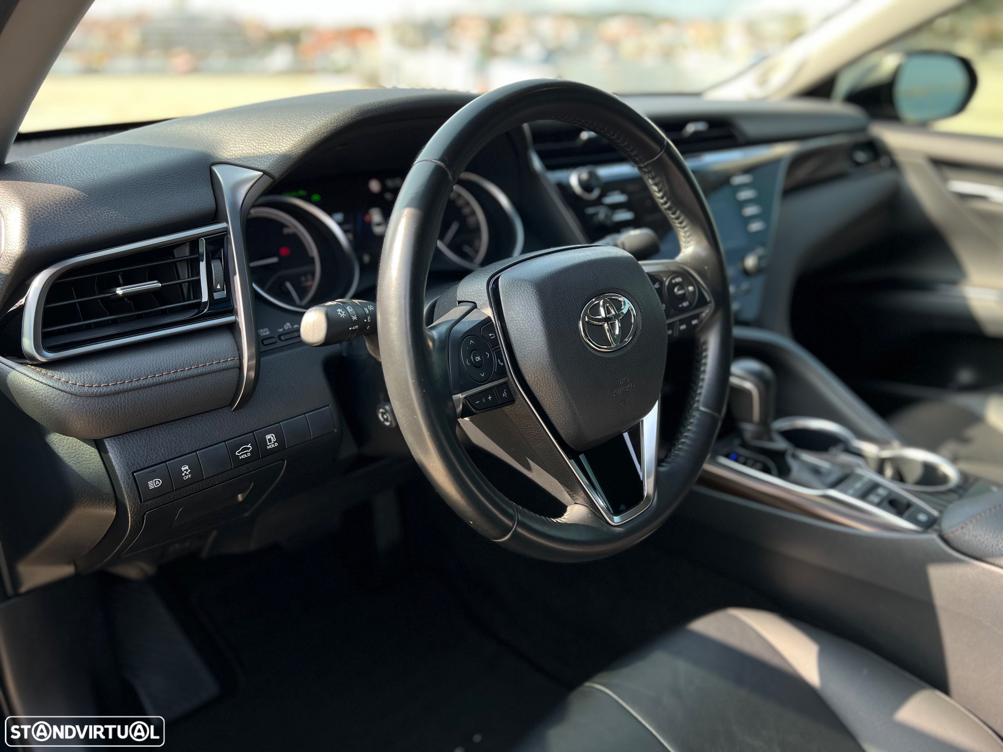 Toyota Camry 2.5 Hybrid Luxury - 14