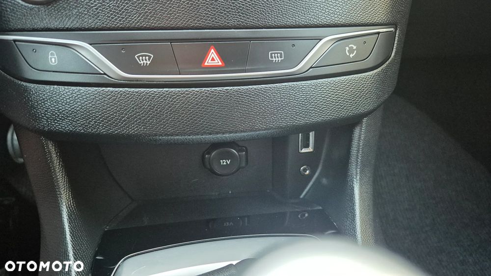 Peugeot 308 SW 1.2 PureTech Allure S&S - 19