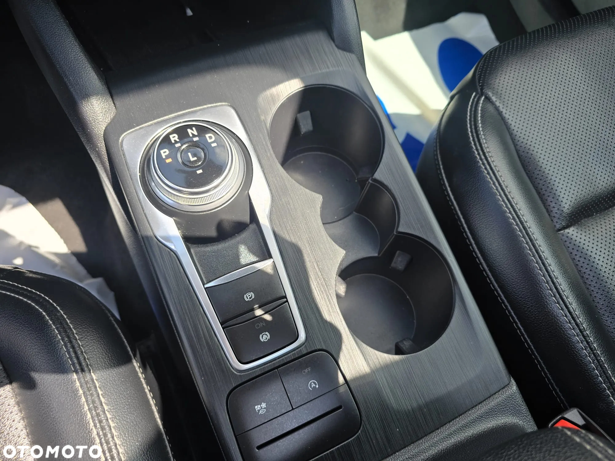 Ford Kuga - 24
