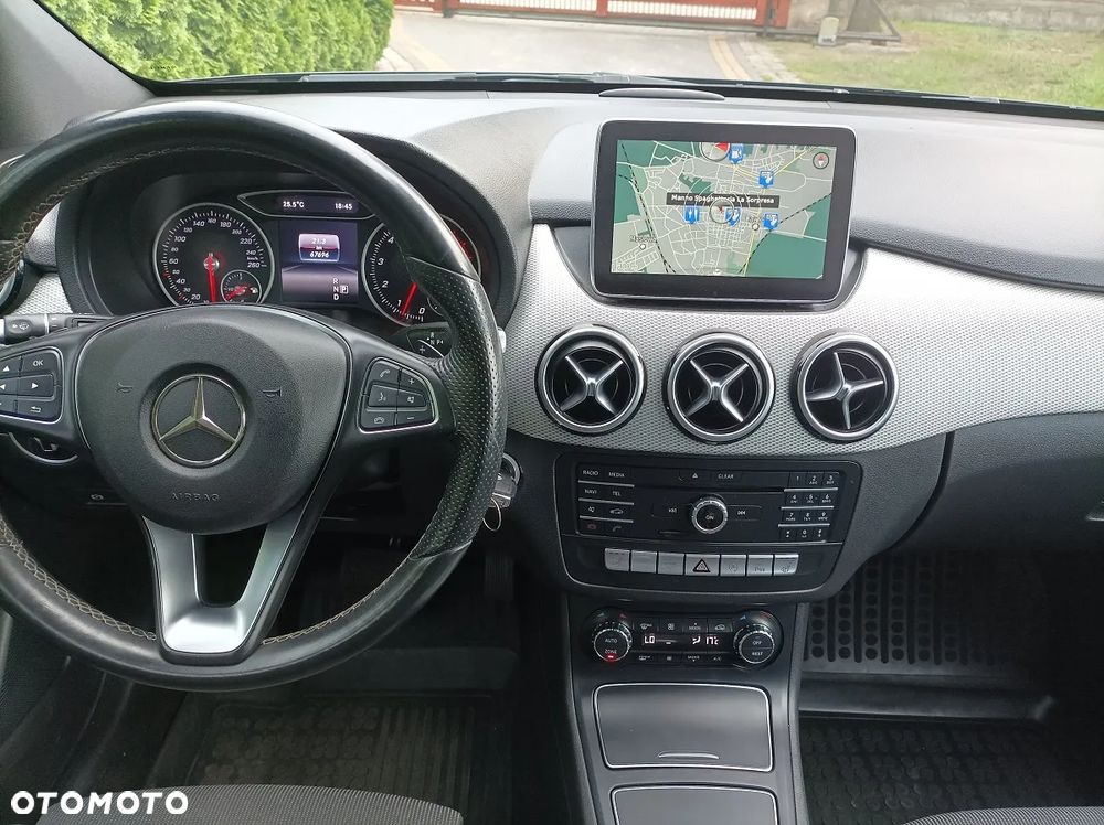 Mercedes-Benz Klasa B 200 7G-DCT UrbanStyle Edition - 8