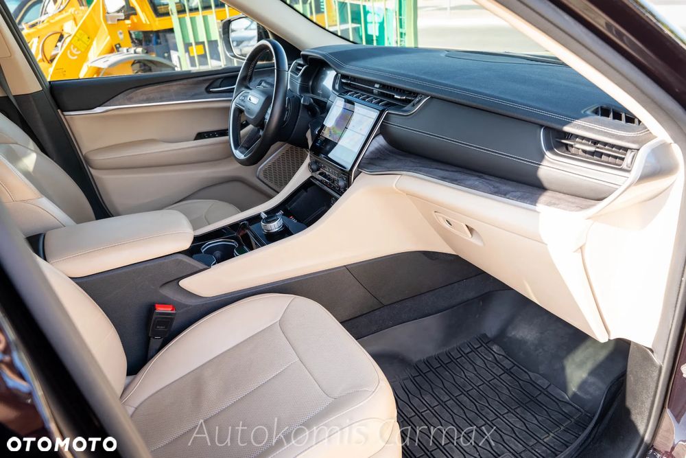Jeep Grand Cherokee - 18