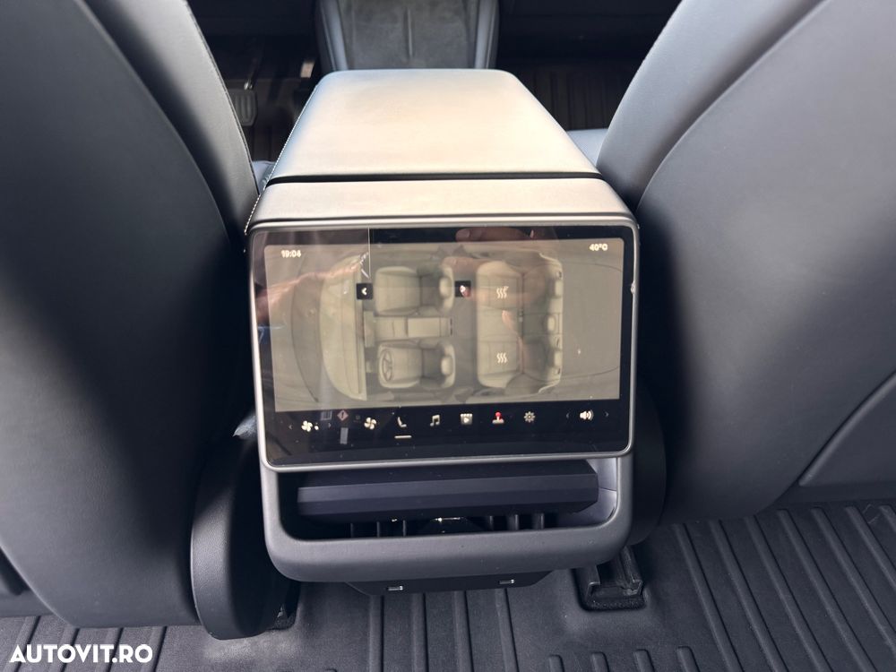 Tesla Model 3 Long Range - 22