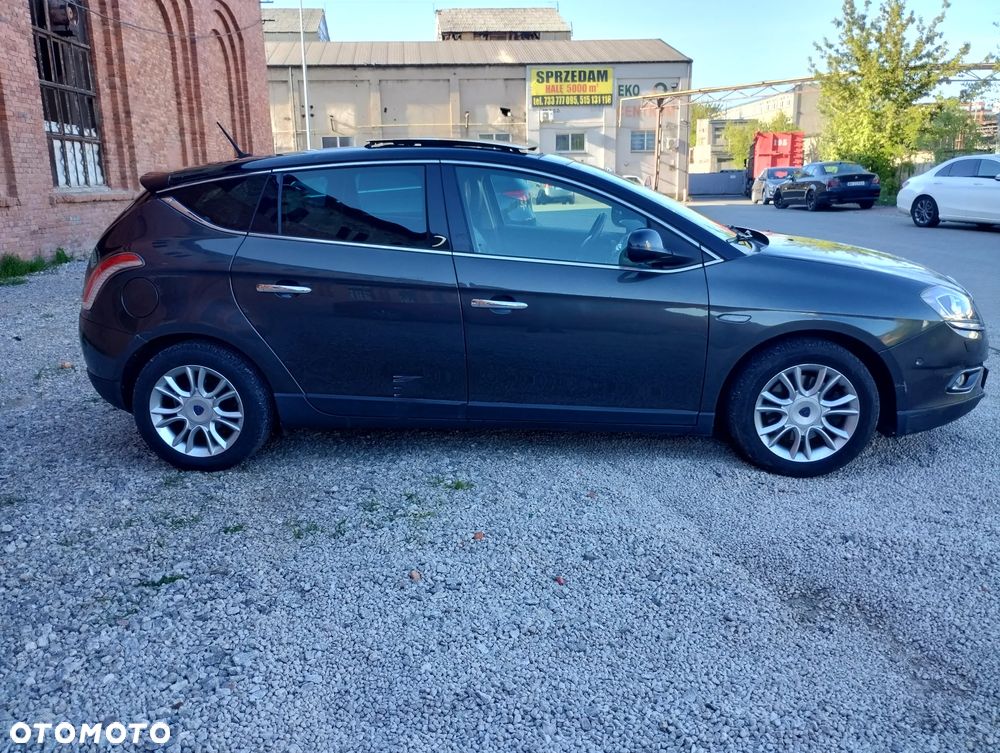 Lancia Delta 2.0 MJ Platino - 8