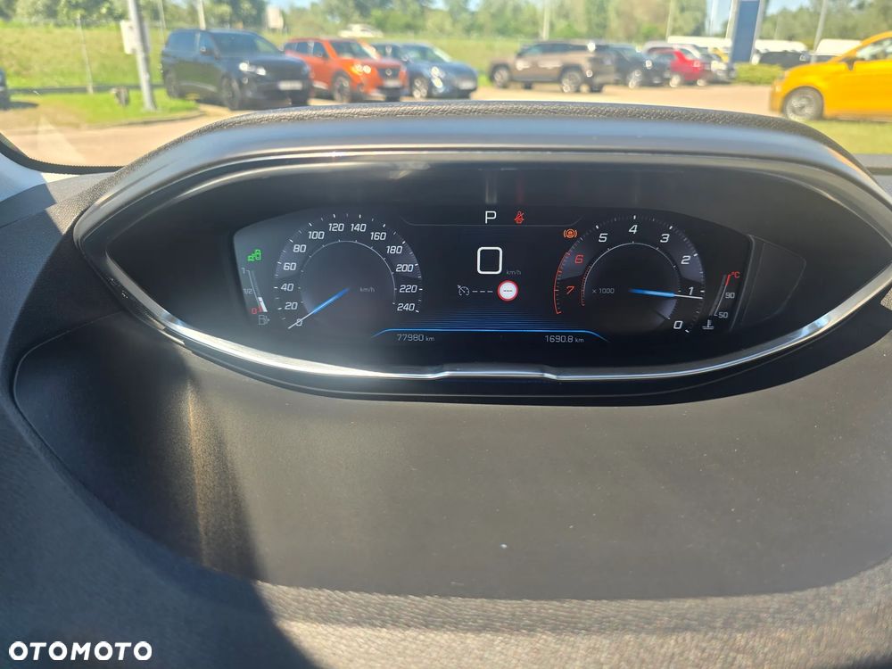 Peugeot 3008 PureTech 130 Stop & Start GPF EAT8 Allure - 12