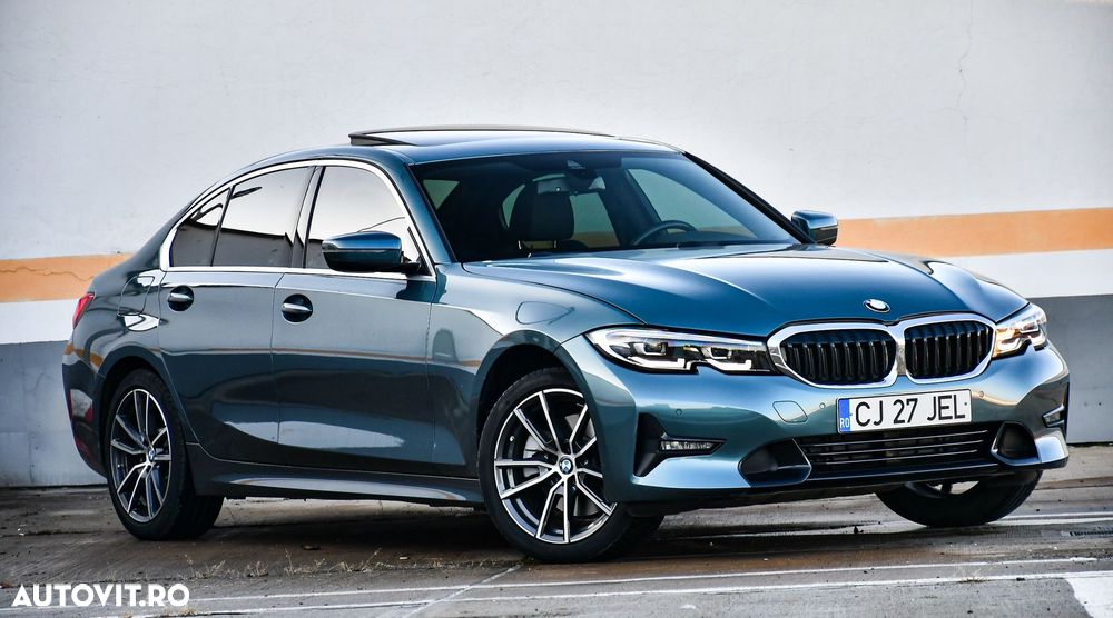 BMW Seria 3 330i xDrive AT - 1