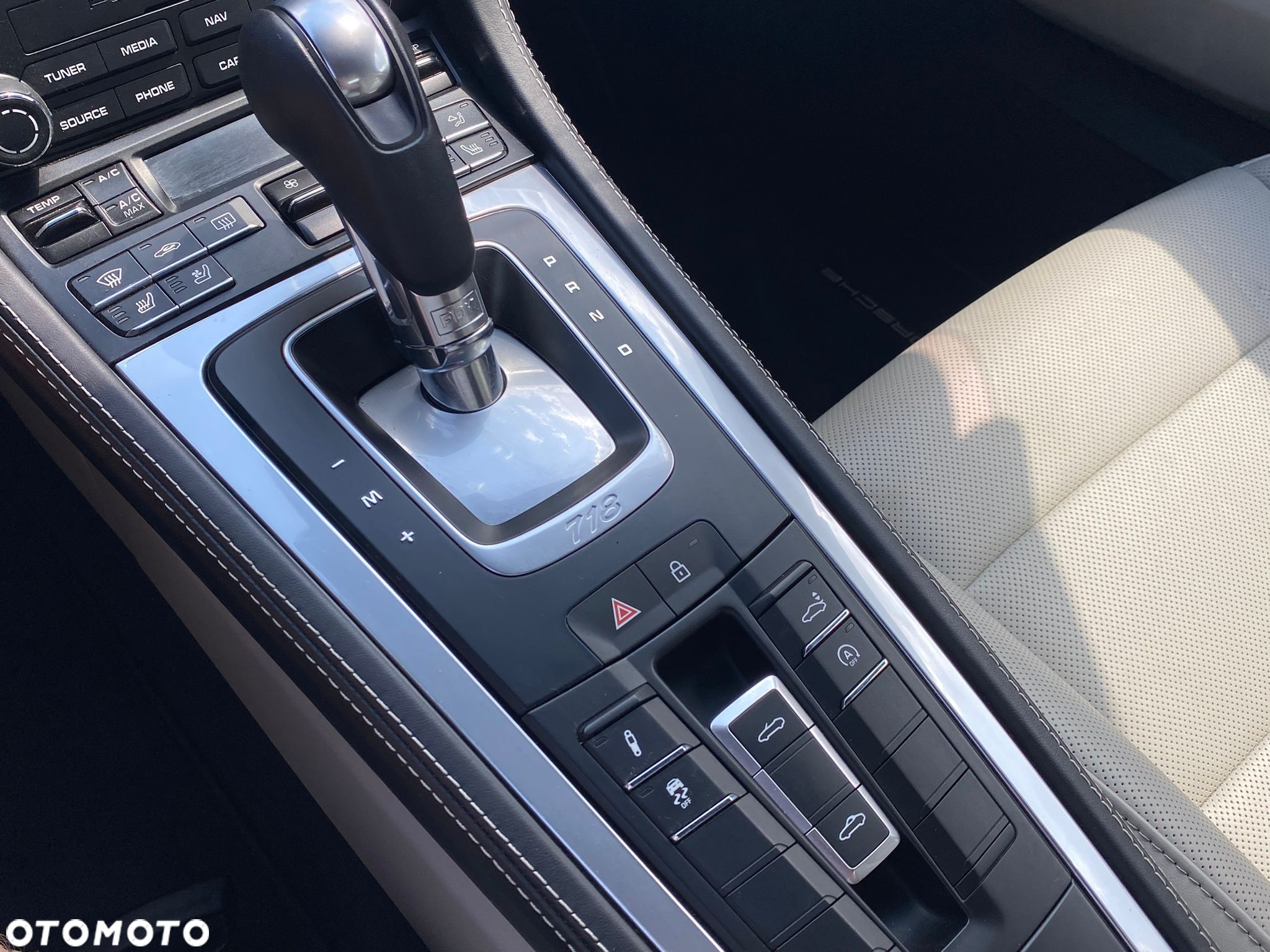 Porsche 718 Boxster PDK - 25
