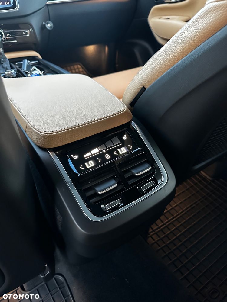 Volvo XC 90 T6 AWD Momentum 7os - 17