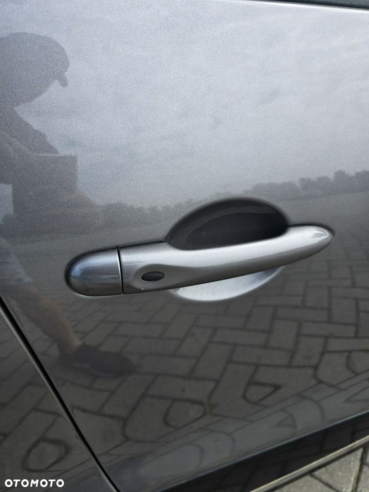 Renault Clio - 11