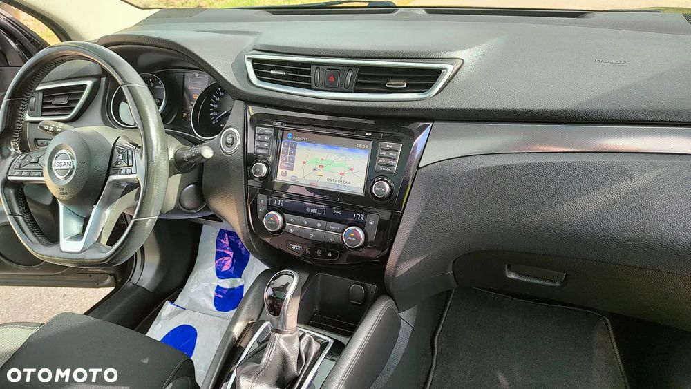 Nissan Qashqai 1.2 DIG-T Xtronic TEKNA+ - 28