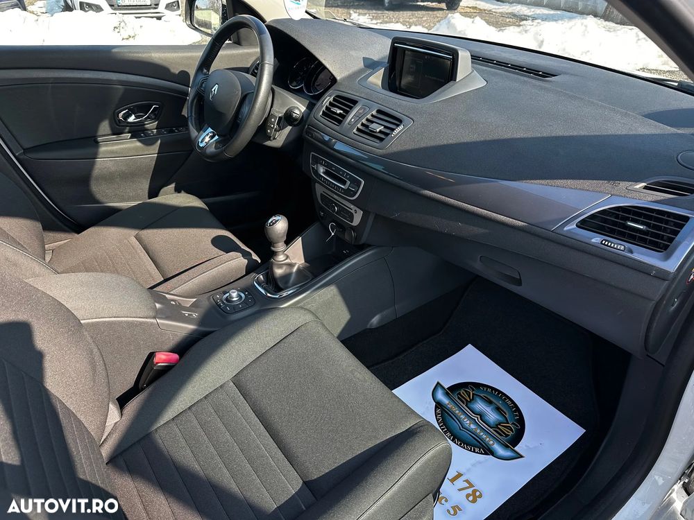 Renault Megane ENERGY TCe 130 LIMITED - 9
