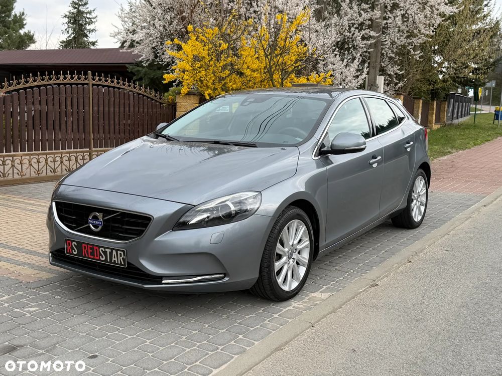Volvo V40 D3 Summum - 1
