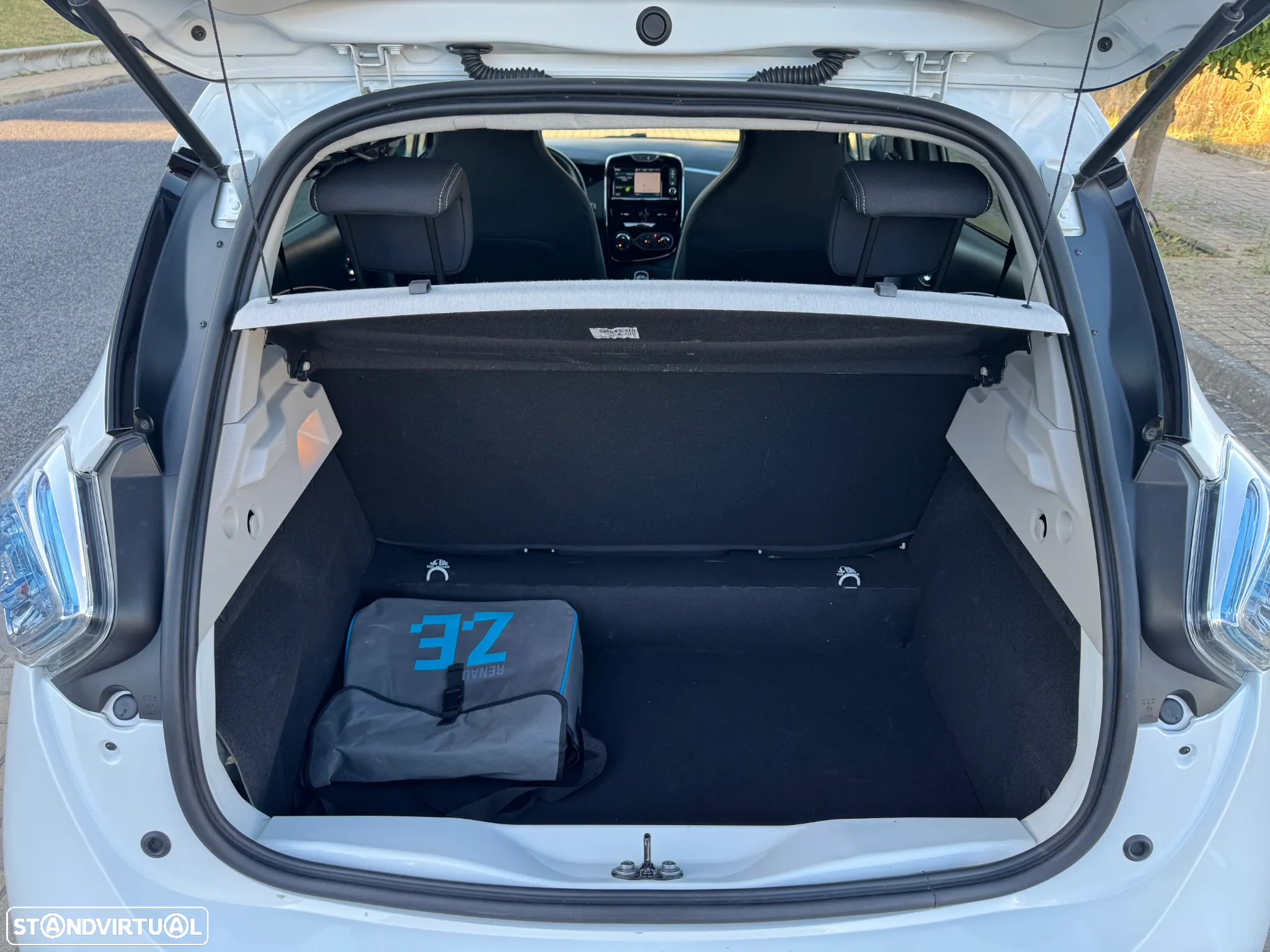 Renault Zoe (c/ Bateria) Intens 40 - 18