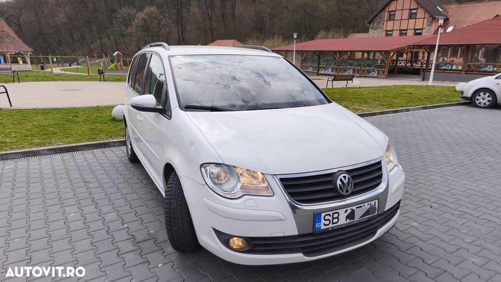 Volkswagen Touran - 2