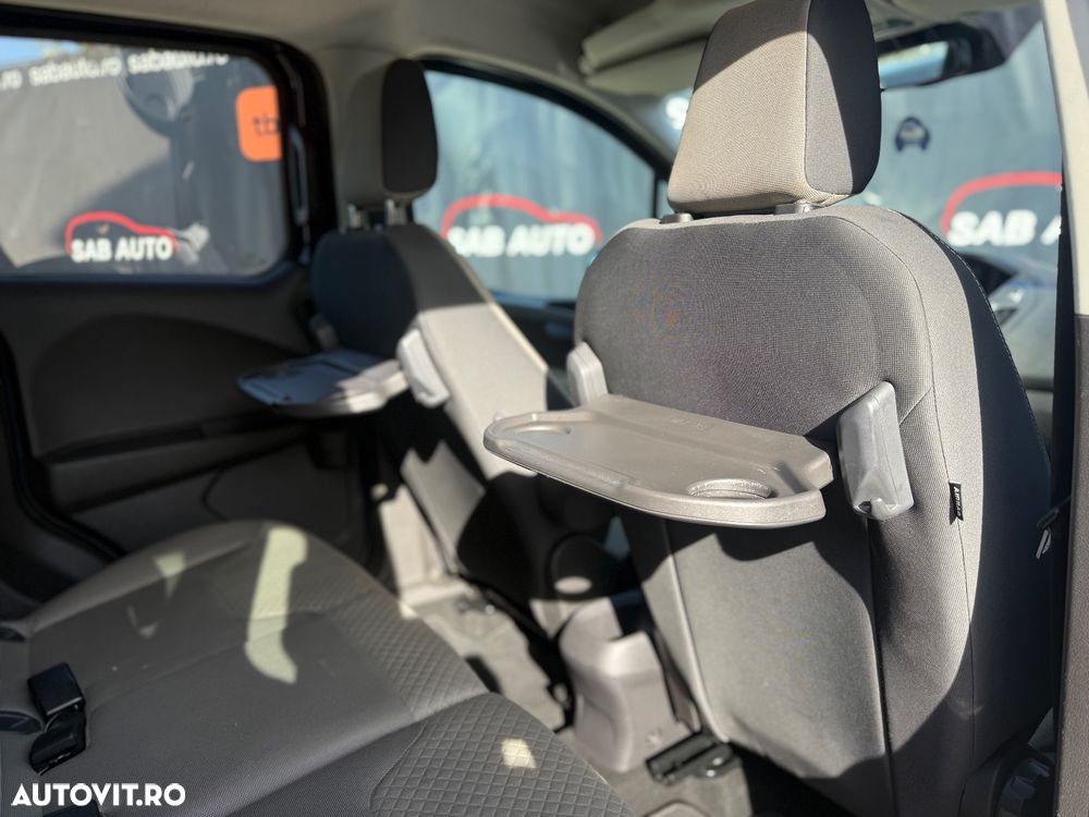 Ford Tourneo Courier 1.0 EcoBoost Titanium - 11