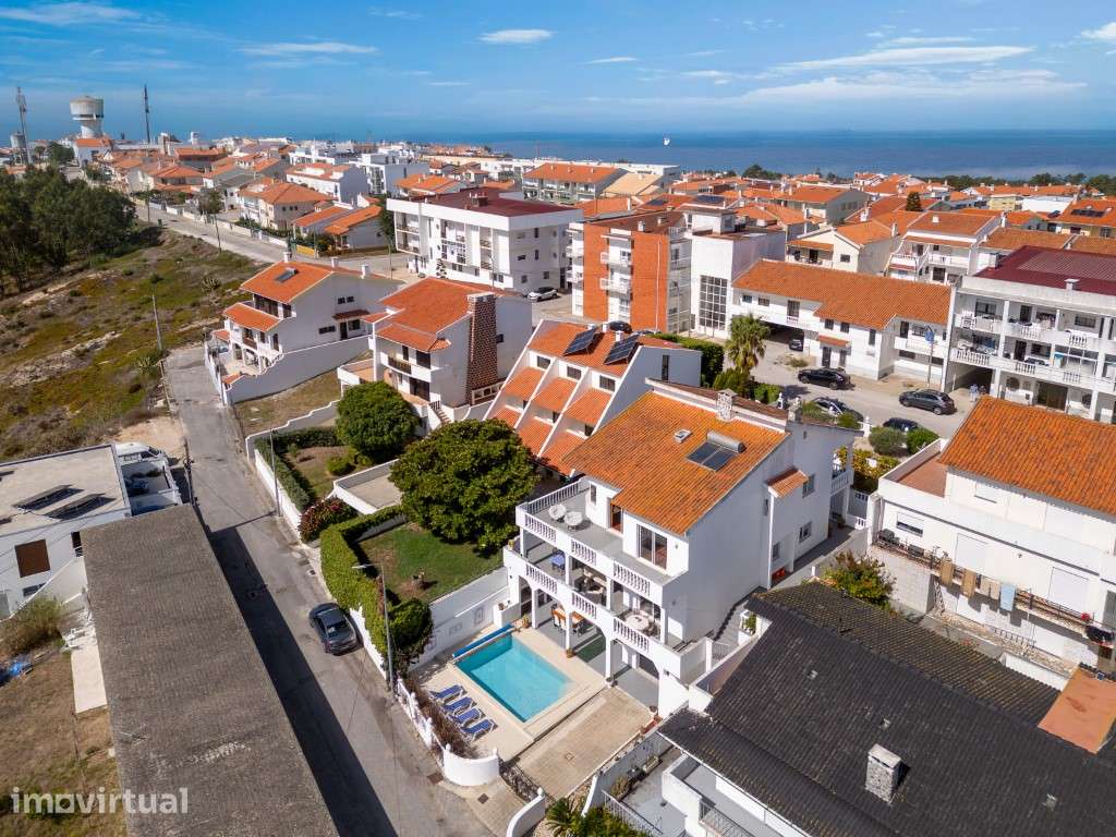 Moradia T4 com piscina na Nazaré - Grande imagem: 2/29
