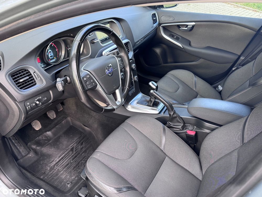 Volvo V40 D3 Kinetic - 32