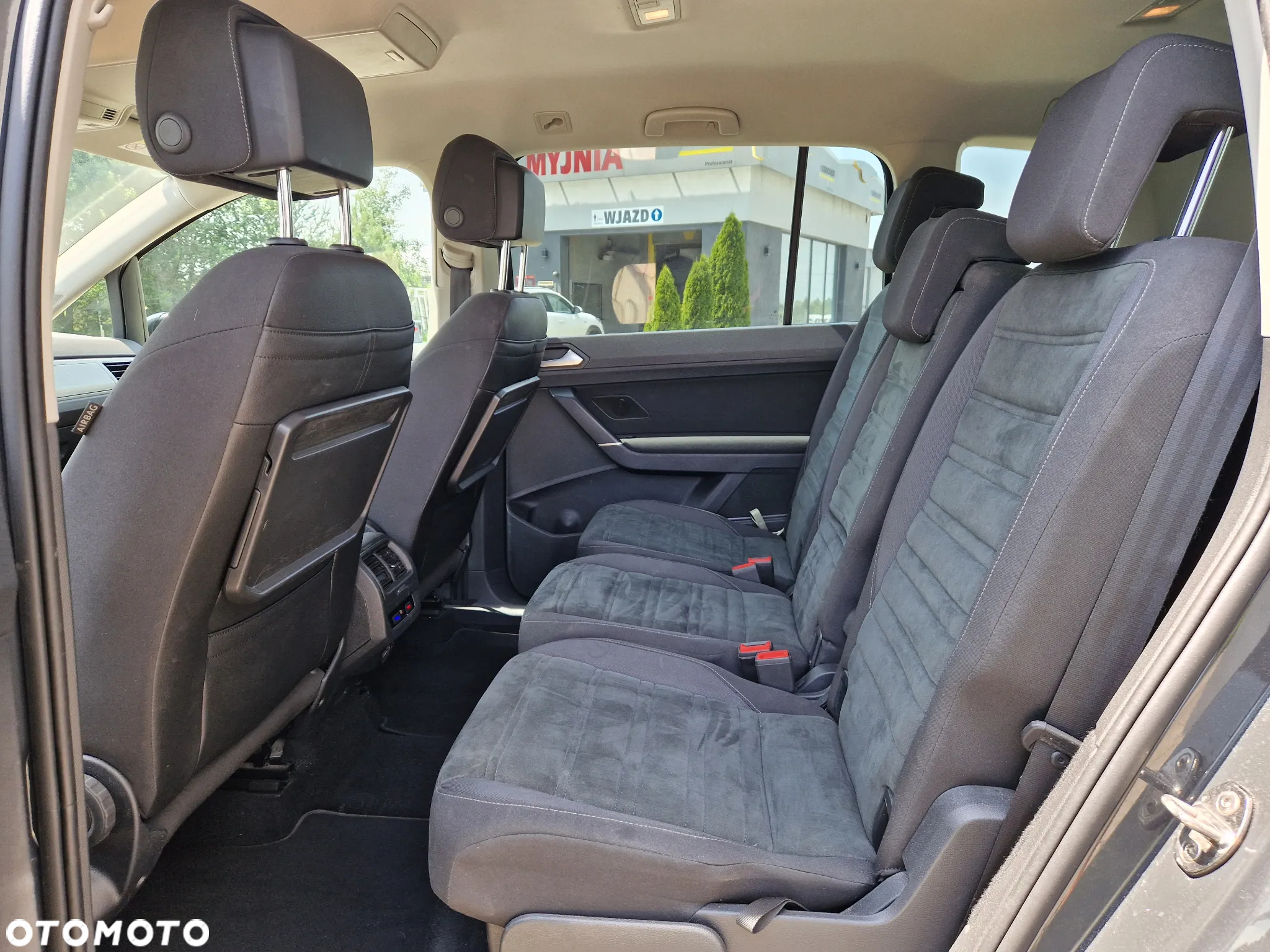 Volkswagen Touran 1.6 TDI BMT SCR Comfortline - 11