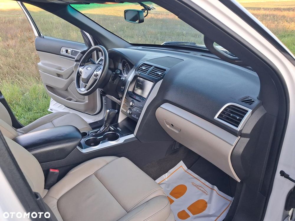 Ford Explorer - 24