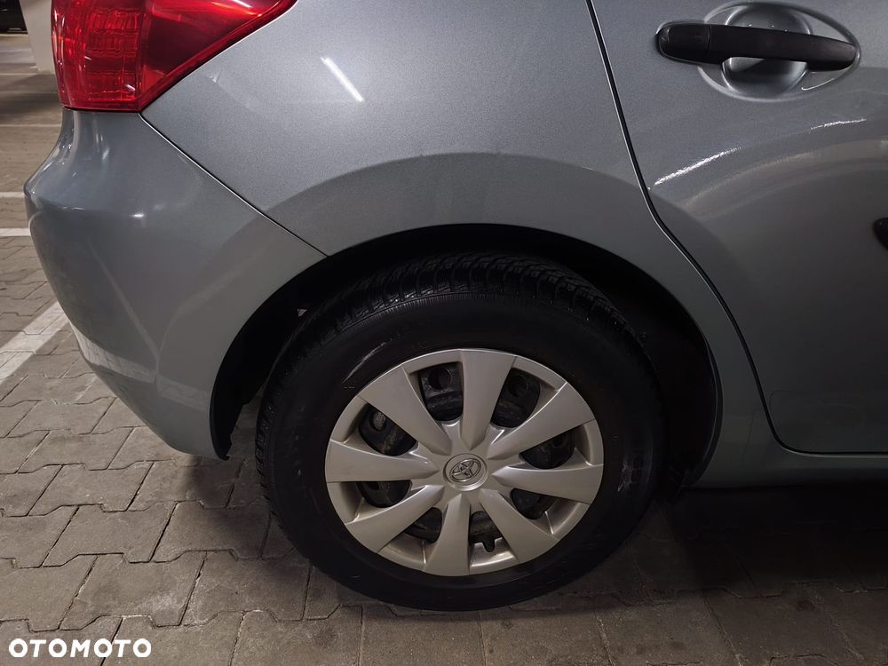 Toyota Auris 1.33 VVT-i Terra - 13