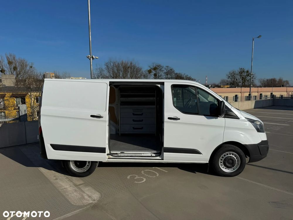 Ford Transit Custsom - 14