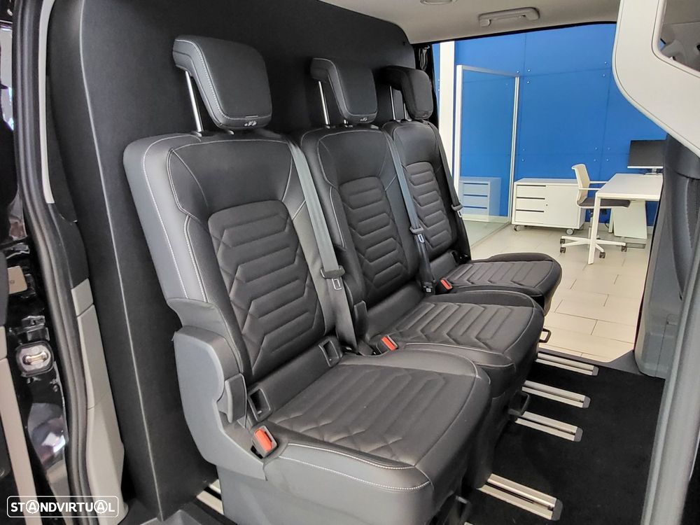 Ford Tourneo Custom - 19