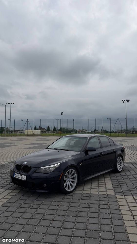 BMW Seria 5 550i - 1