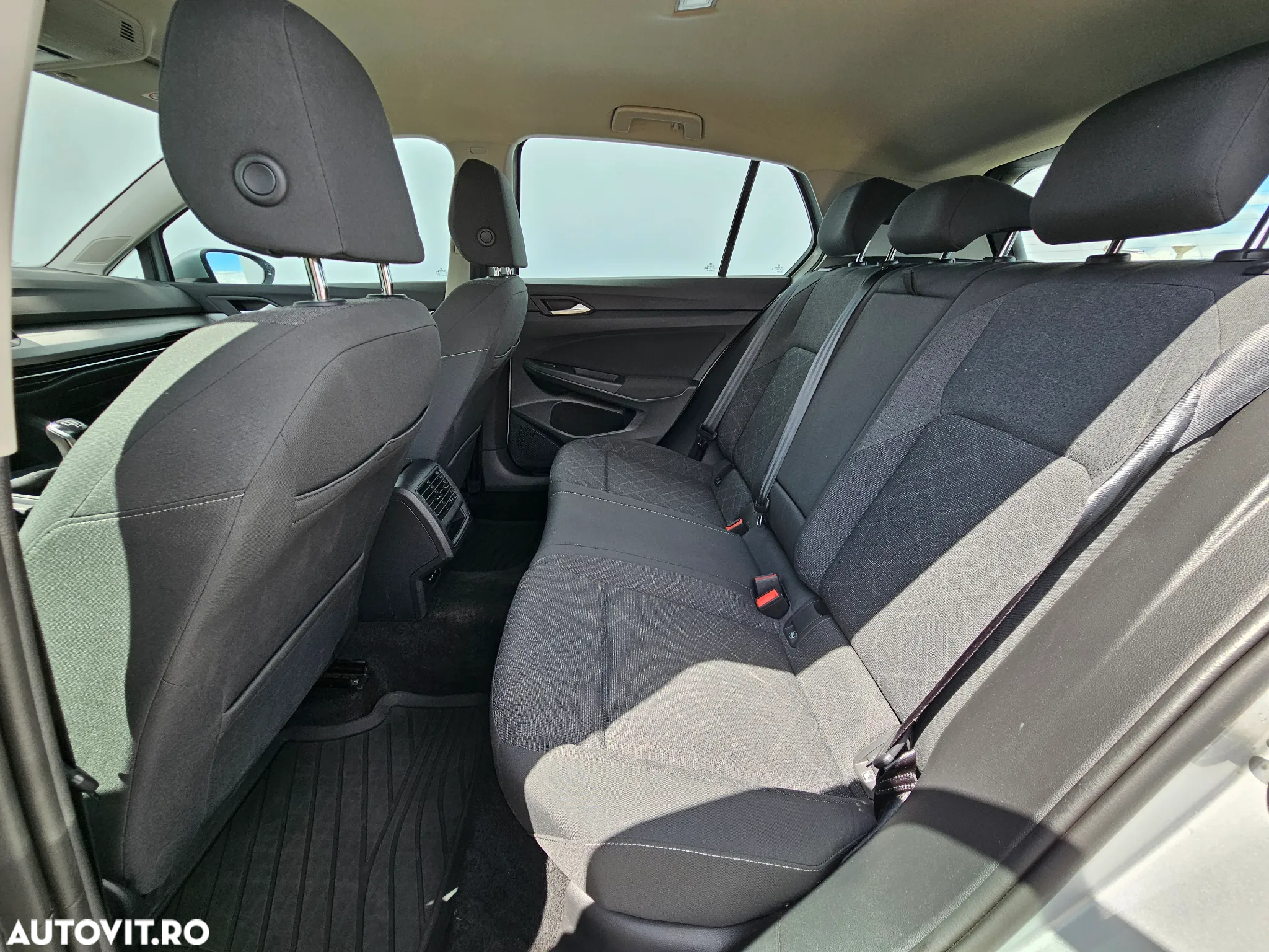Volkswagen Golf 1.0 TSI Life - 16
