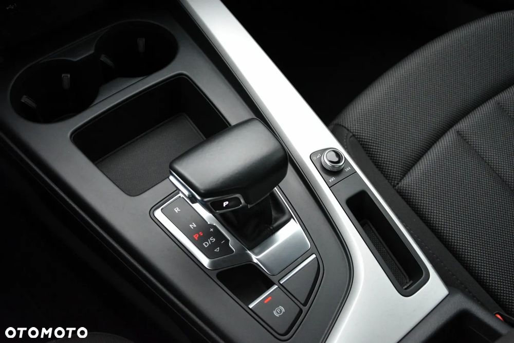 Audi A4 Limousine 35 TFSI S tronic - 30