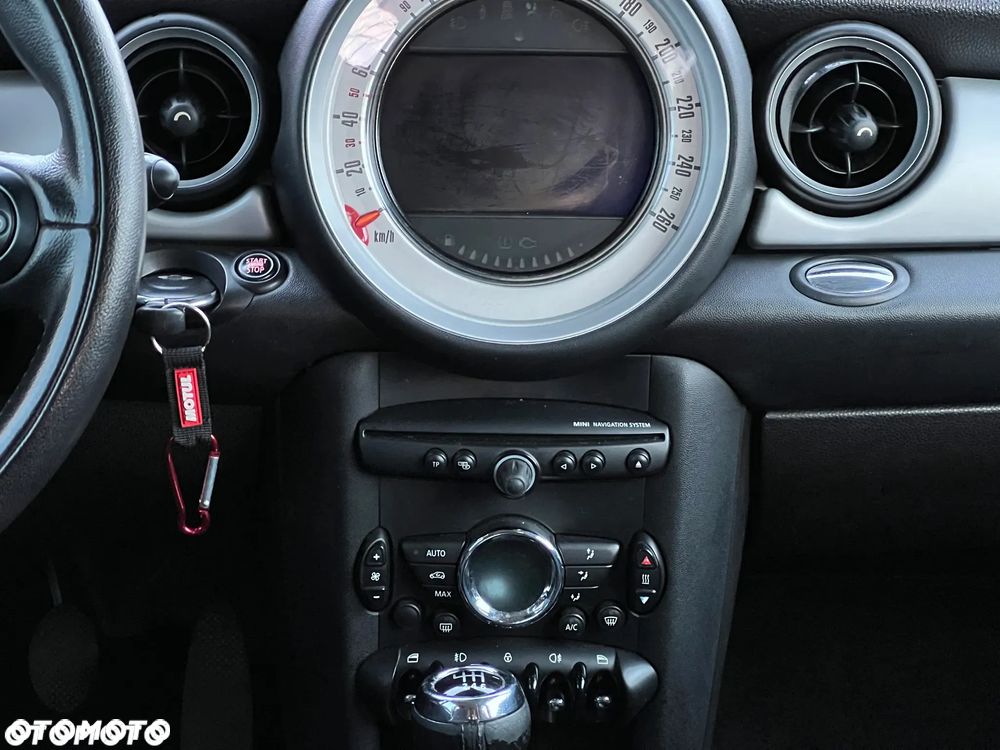 MINI Cooper Standard - 23