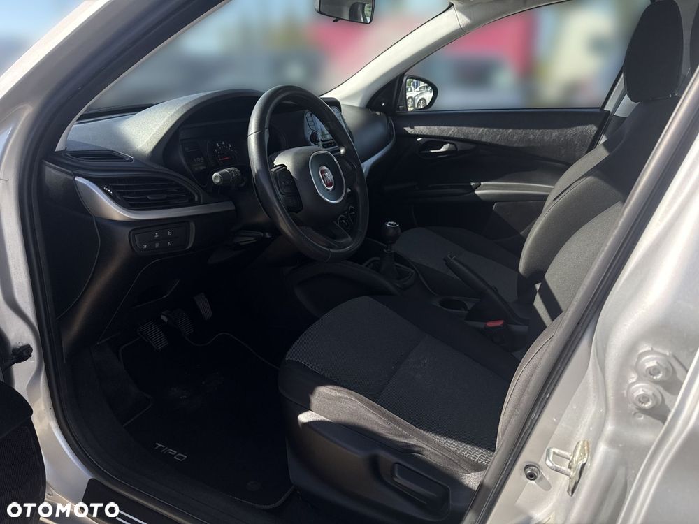 Fiat Tipo 1.4 16V Easy EU6d - 10