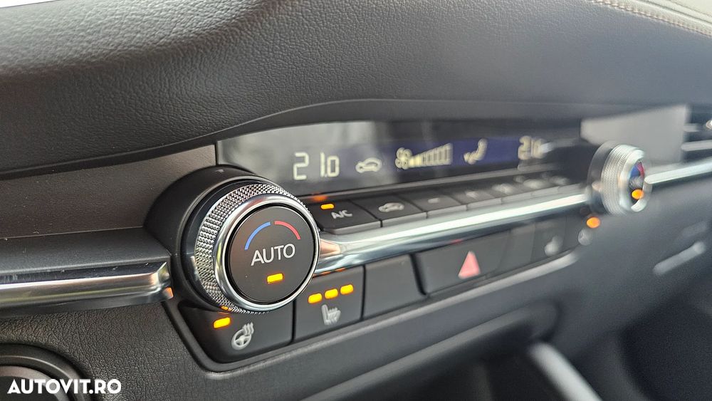 Mazda 3 e-SKYACTIV-X 186 M HYBRID Aut. CENTRE-LINE - 17