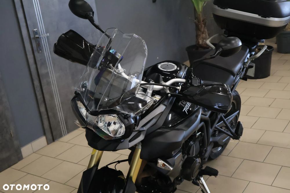 Triumph Tiger - 1
