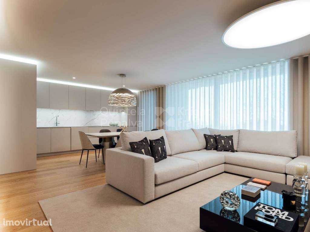 Apartamento T3 com varandas, nos Jardins d'Arrábida - Grande imagem: 2/42