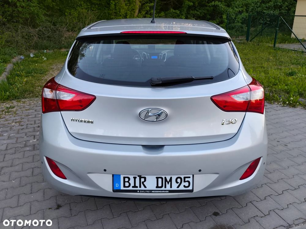 Hyundai i30 blue 1.4 Passion - 5