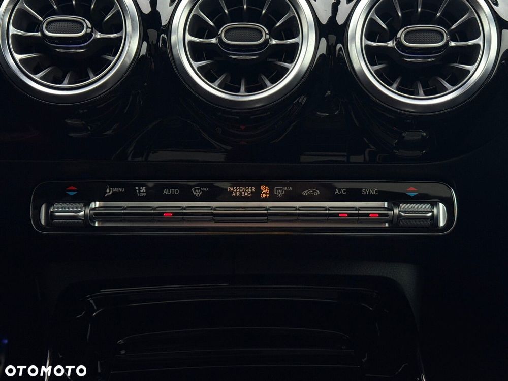 Mercedes-Benz Klasa A 35 AMG 4-Matic 7G-DCT - 21