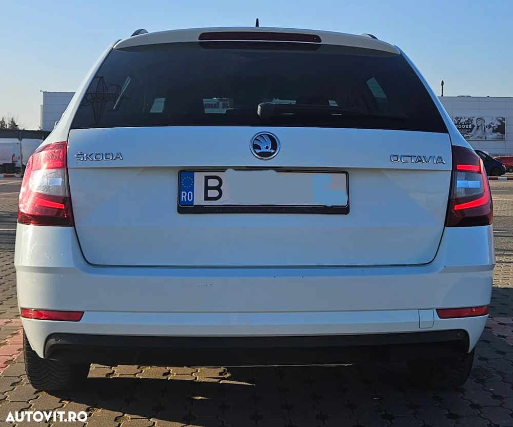 Skoda Octavia 1.6 TDI DSG Style - 2