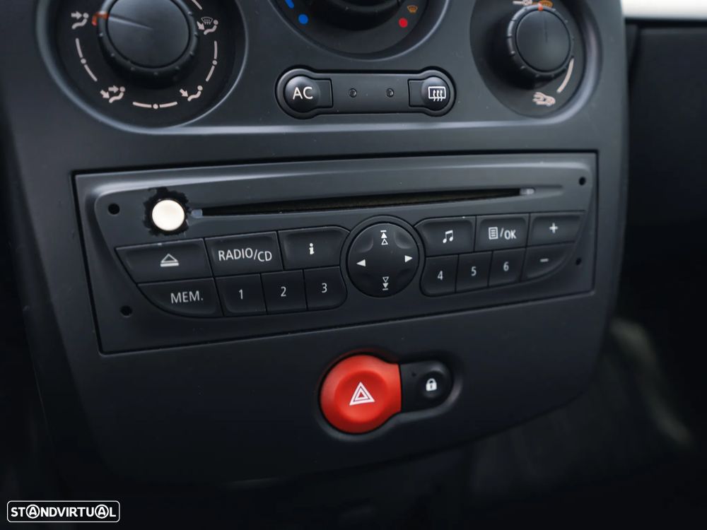 Renault Clio 1.2 16V Dynamique - 29