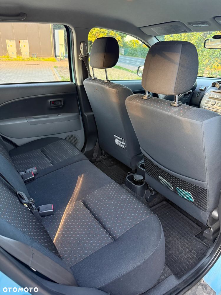 Daihatsu Sirion 1.0 - 10
