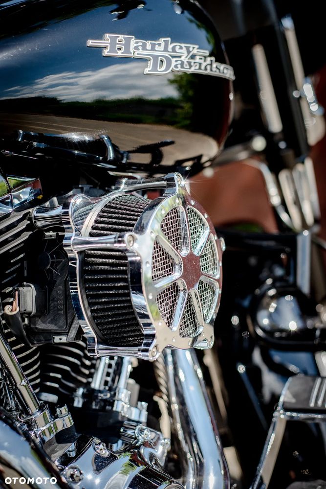 Harley-Davidson Touring Street Glide - 16