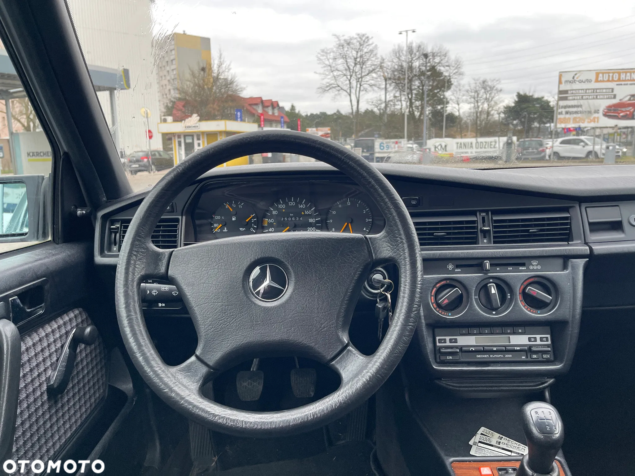Mercedes-Benz W201 (190) - 6