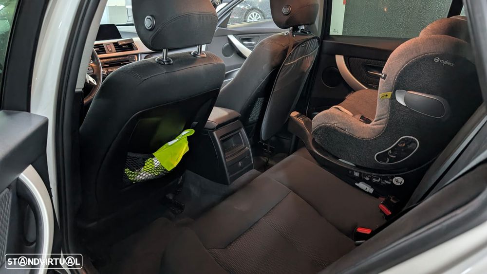 BMW 320 d Auto - 13