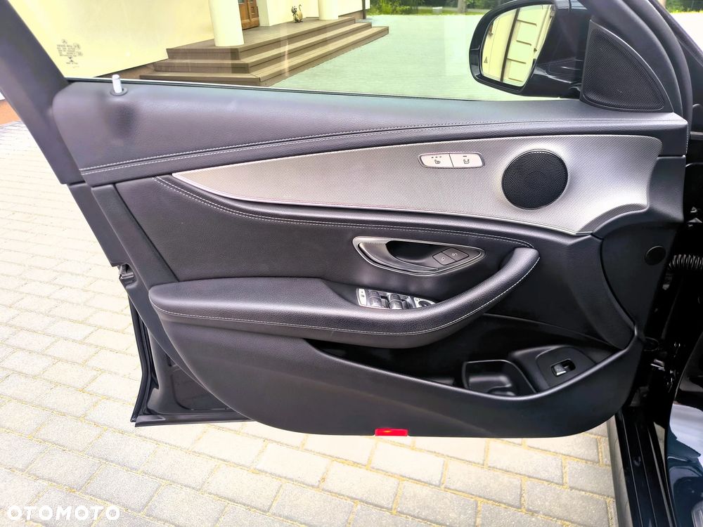 Mercedes-Benz Klasa E 220 d 9G-TRONIC - 24