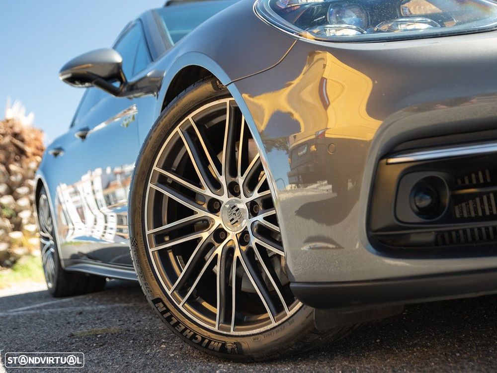 Porsche Panamera Sport Turismo 4 E-Hybrid - 11